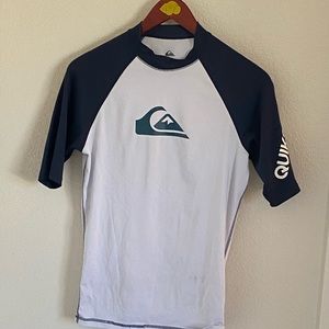 Men’s medium Quicksilver surf shirt
